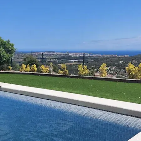 Hauzify I Casa Vistamar Holiday home *