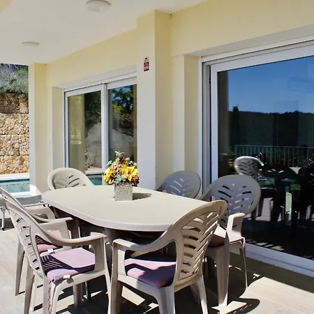 Hauzify I Casa Vistamar Holiday home *